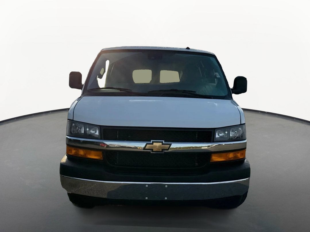 2025 Chevrolet Express Passenger 1LT