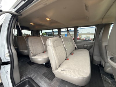 2025 Chevrolet Express Passenger 1LT