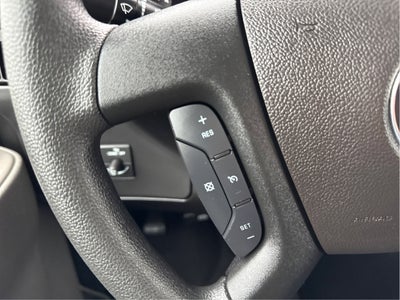 2025 Chevrolet Express Passenger 1LT