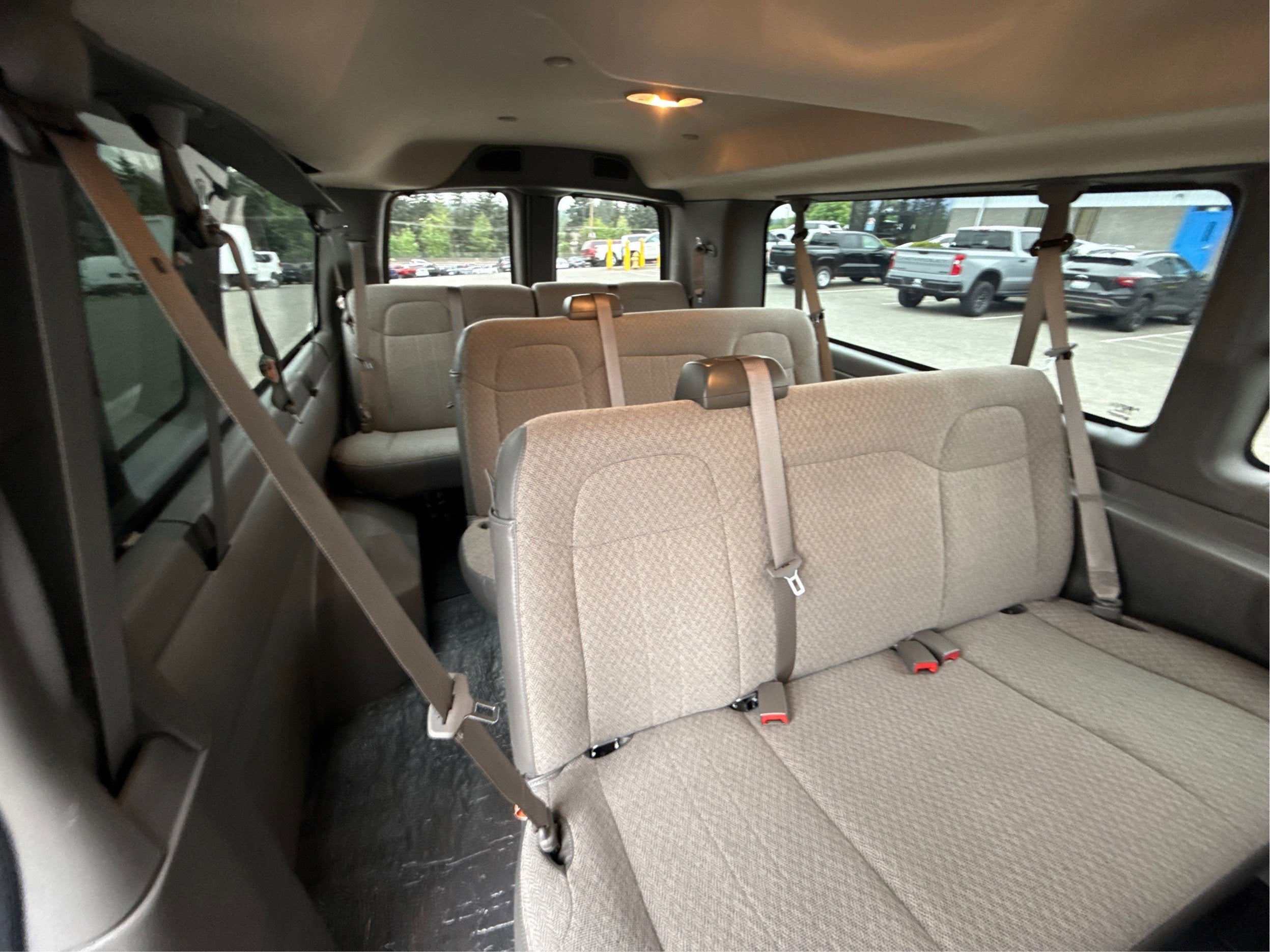 2025 Chevrolet Express Passenger 1LT