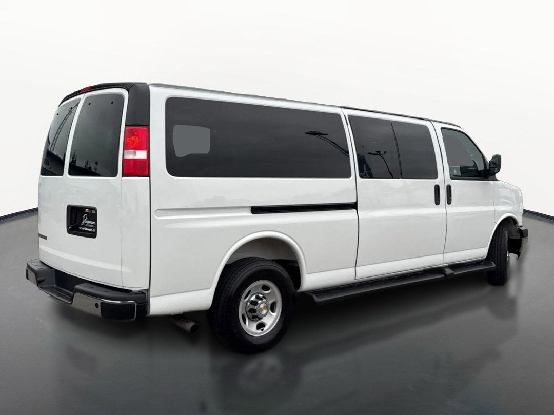 2025 Chevrolet Express Passenger 1LT