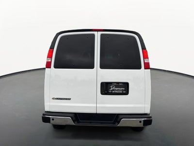 2025 Chevrolet Express Passenger 1LT