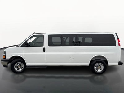 2025 Chevrolet Express Passenger 1LT