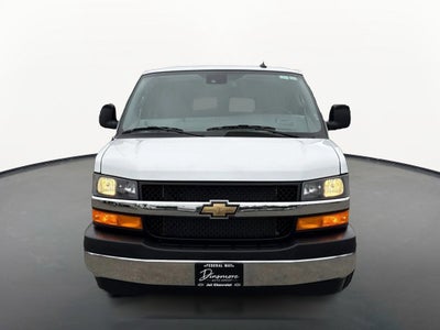 2025 Chevrolet Express Passenger 1LT