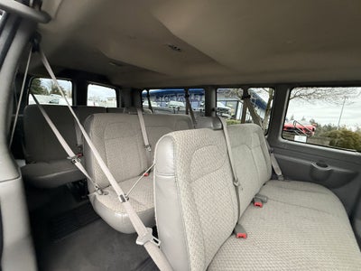 2022 Chevrolet Express Passenger 3500 1LT