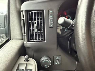 2022 Chevrolet Express Passenger 3500 1LT