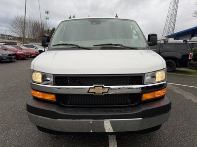 2022 Chevrolet Express Passenger 3500 1LT