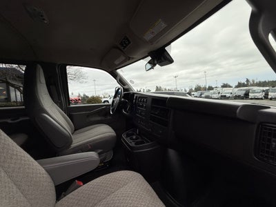 2022 Chevrolet Express Passenger 3500 1LT