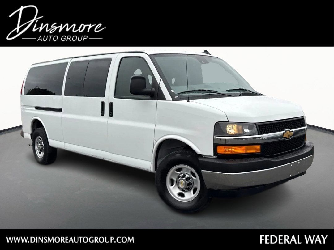 2024 Chevrolet Express Passenger 3500 1LT