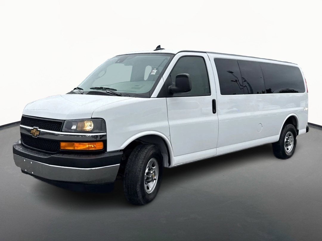 2024 Chevrolet Express Passenger 3500 1LT