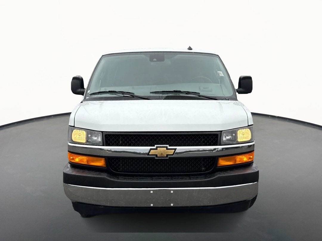 2024 Chevrolet Express Passenger 3500 1LT