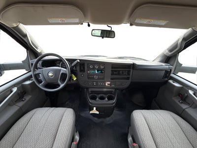 2025 Chevrolet Express Cutaway 3500 1WT