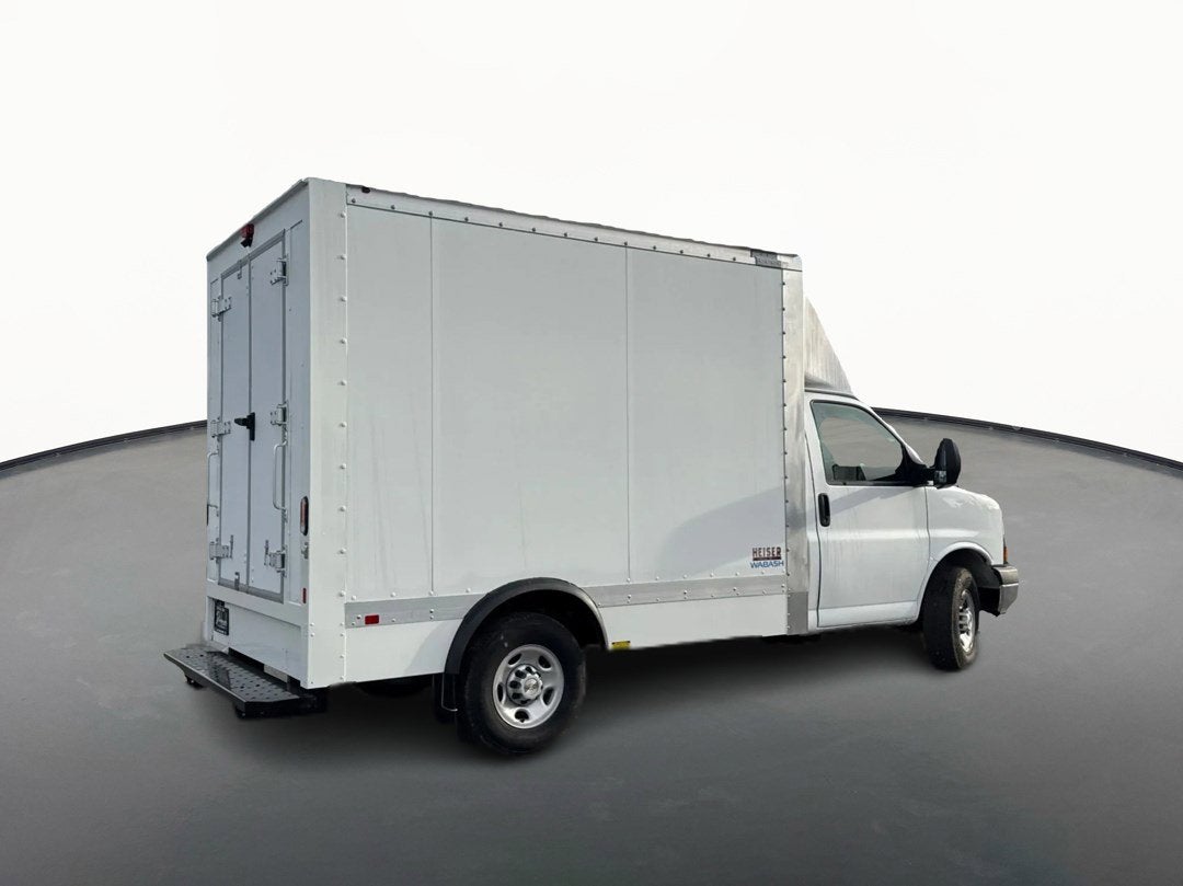 2025 Chevrolet Express Cutaway 3500 1WT