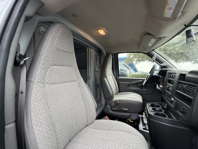 2025 Chevrolet Express Cutaway 3500 1WT