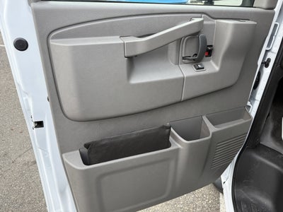 2025 Chevrolet Express Cutaway 3500 1WT