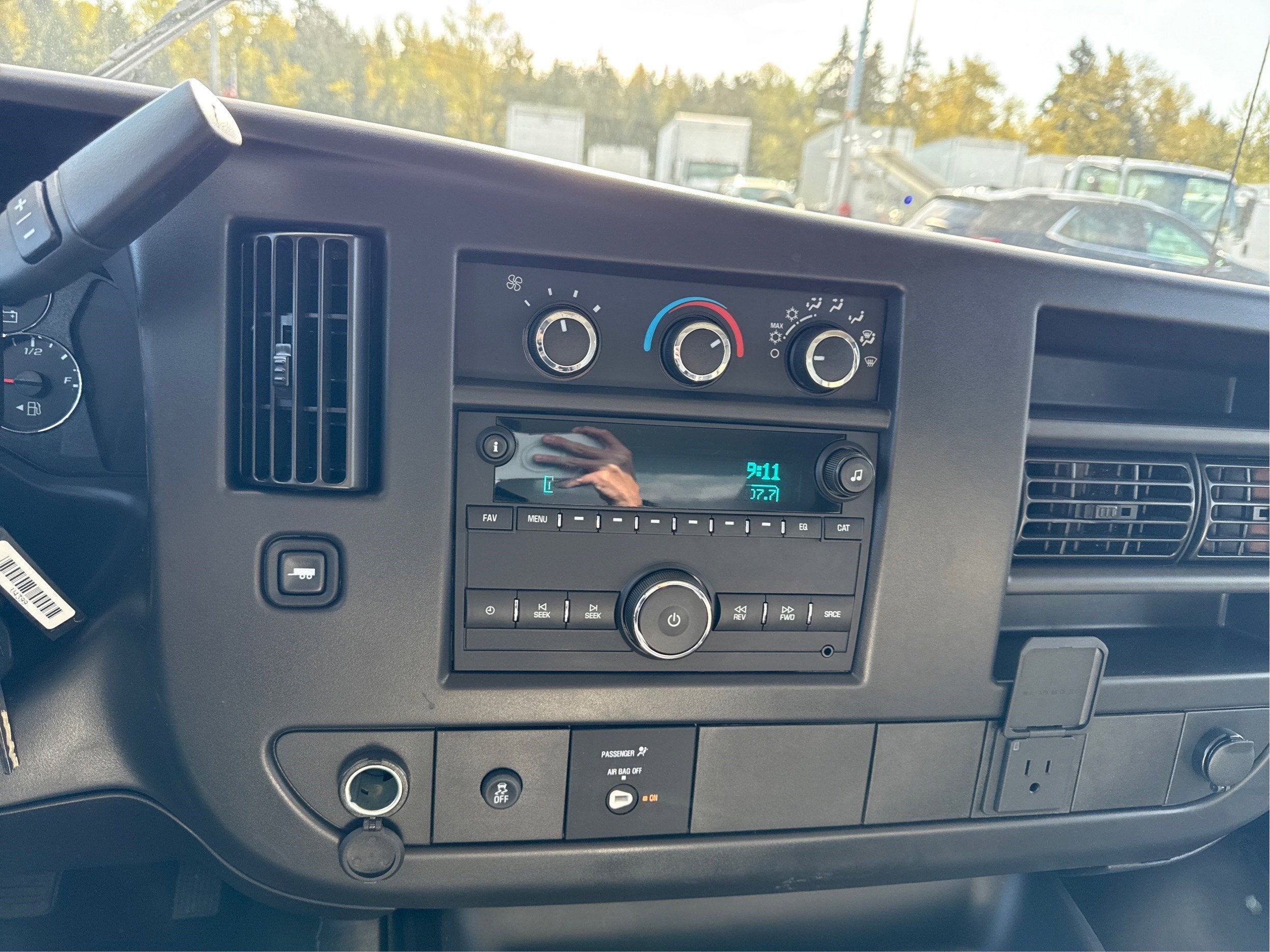 2026 Chevrolet Express Cutaway 3500 1WT