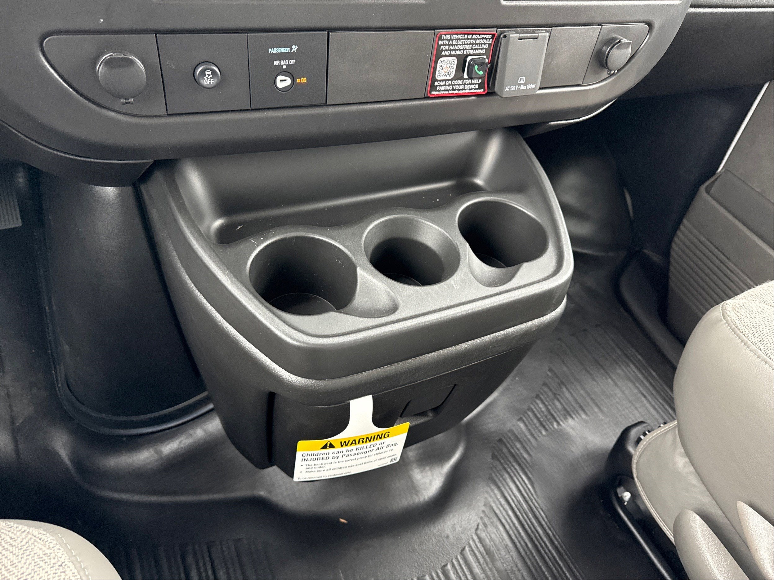 2026 Chevrolet Express Cutaway 3500 1WT