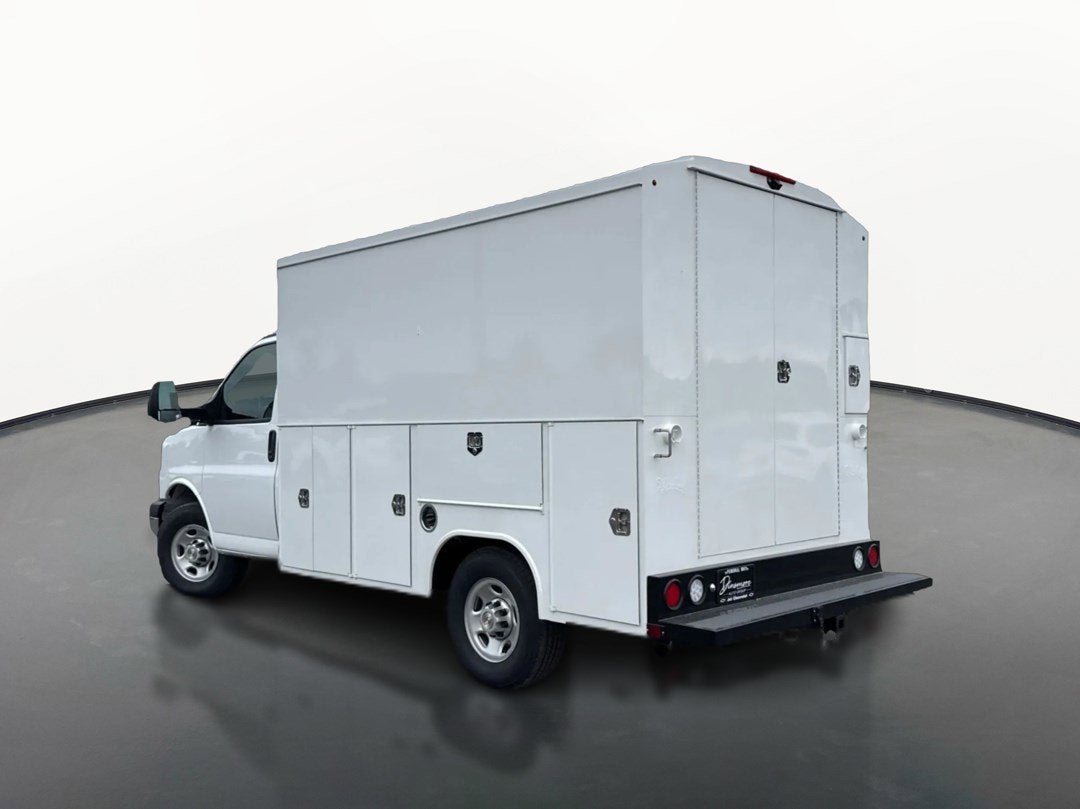 2026 Chevrolet Express Cutaway 3500 1WT