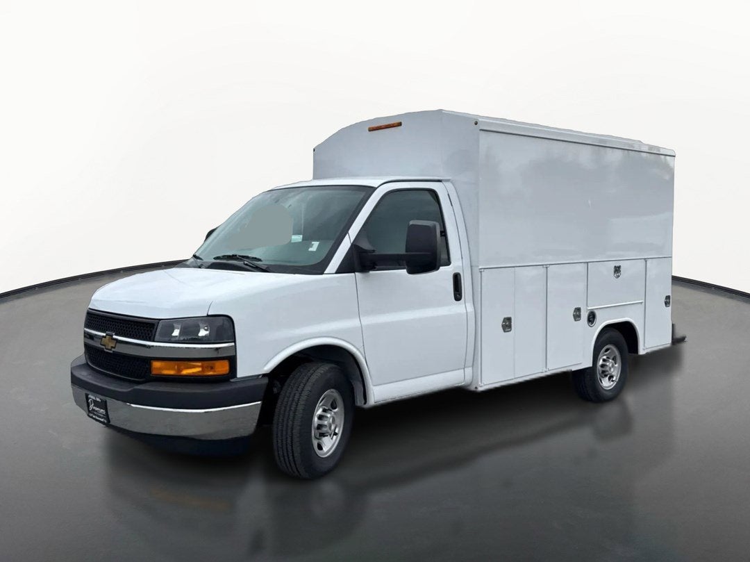 2026 Chevrolet Express Cutaway 3500 1WT