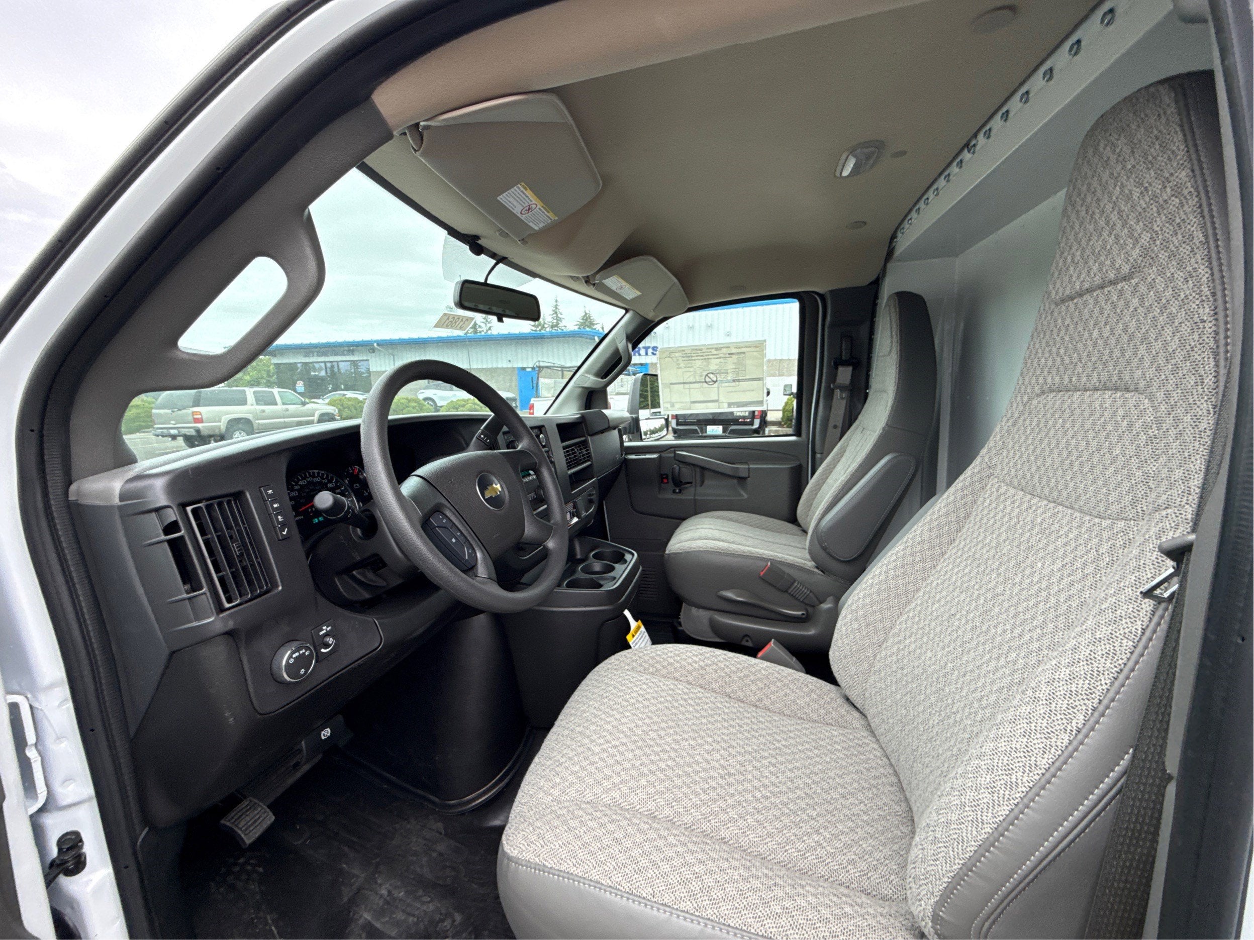 2026 Chevrolet Express Cutaway 3500 1WT