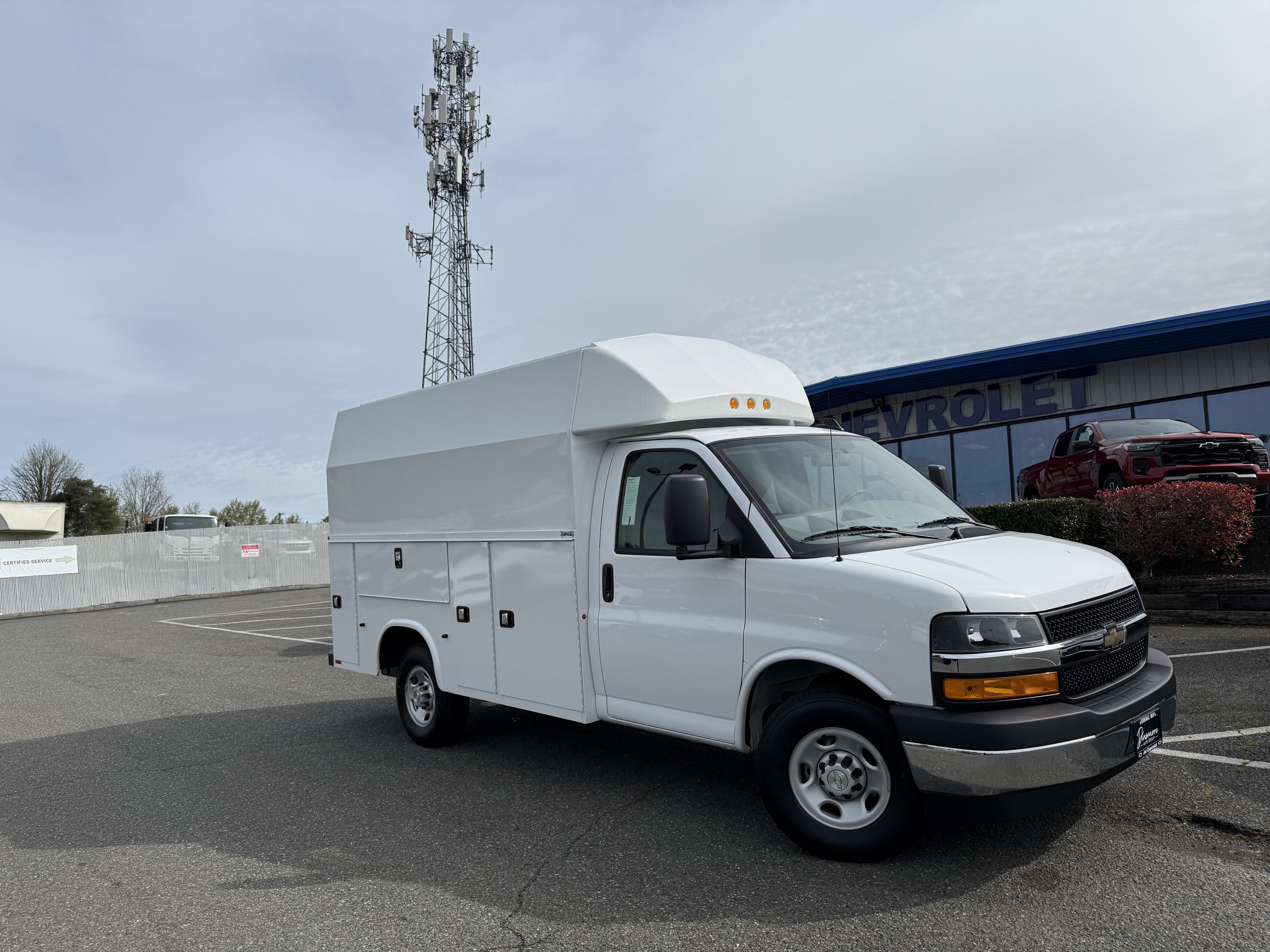 2024 Chevrolet Express Cutaway 3500 1WT