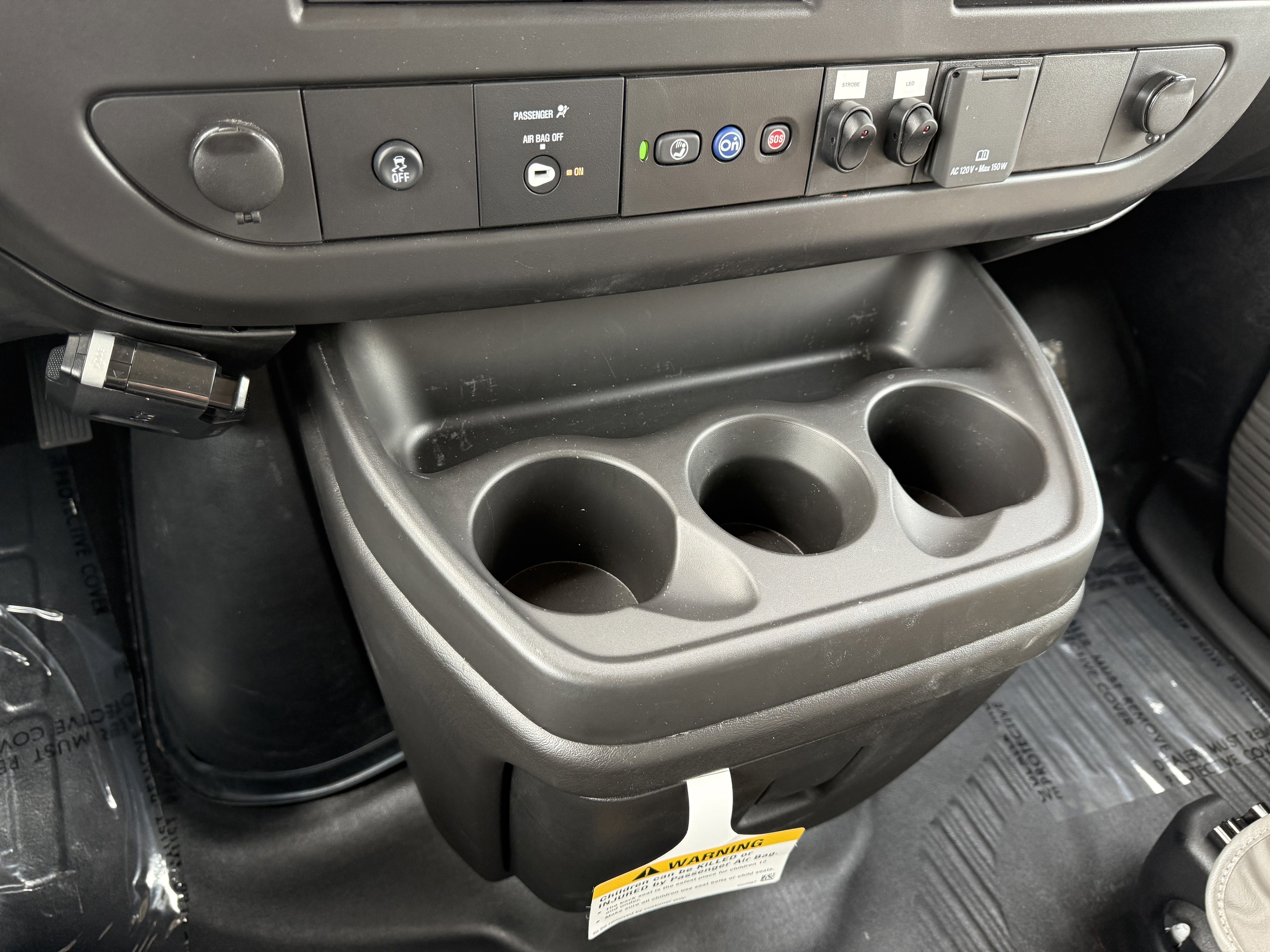 2024 Chevrolet Express Cutaway 3500 1WT