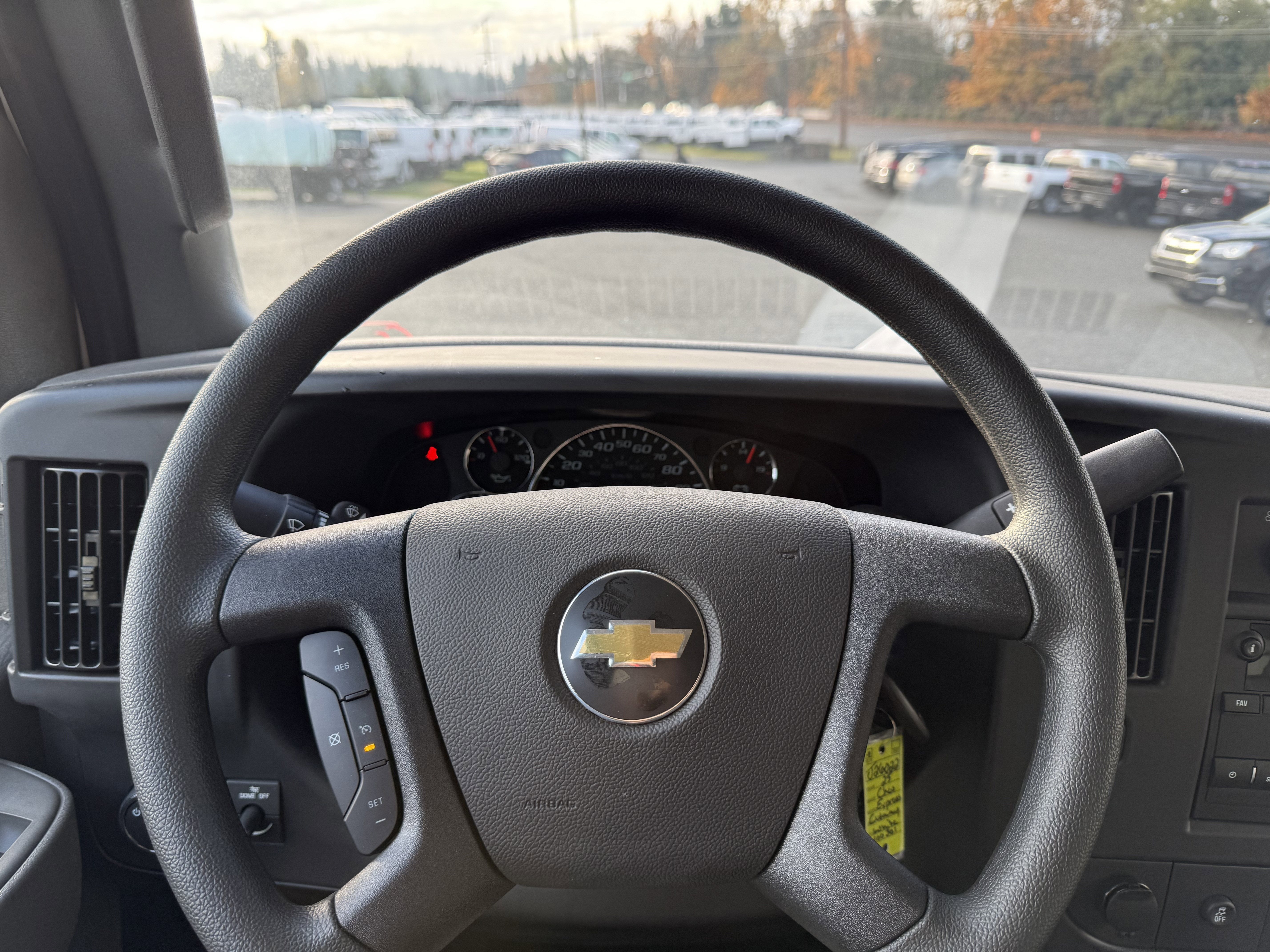 2025 Chevrolet Express Cutaway 3500 1WT