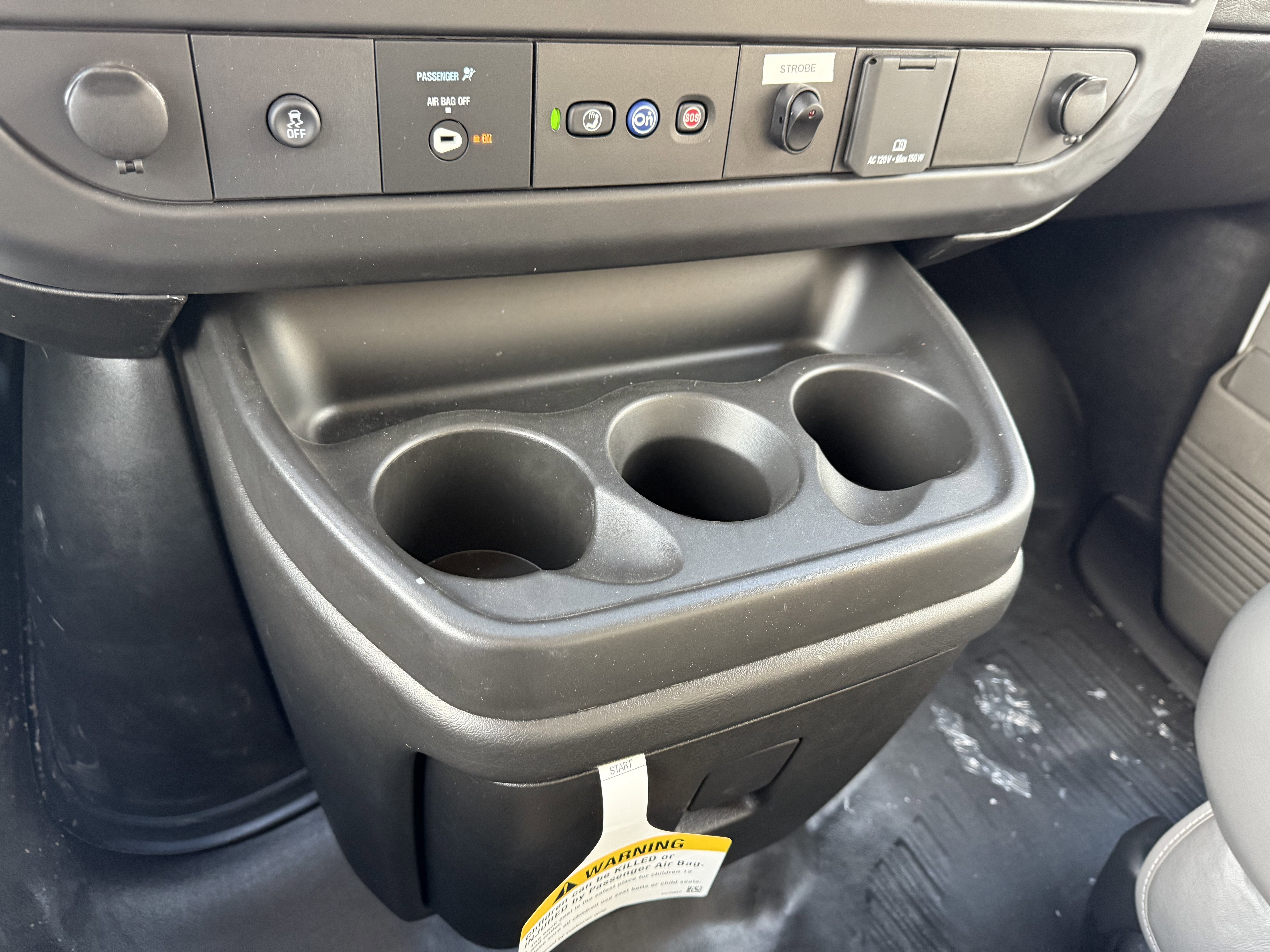 2025 Chevrolet Express Cutaway 3500 1WT