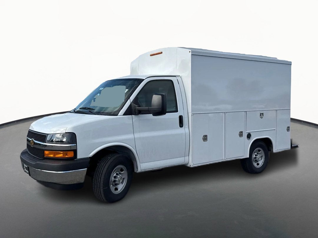 2026 Chevrolet Express Cutaway 3500 1WT