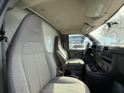 2024 Chevrolet Express Cutaway 3500 1WT