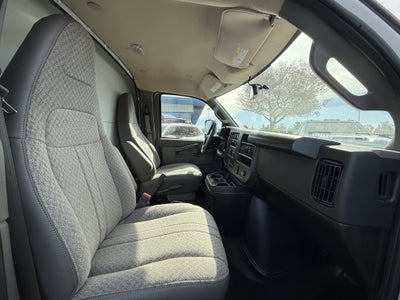 2024 Chevrolet Express Cutaway 3500 1WT