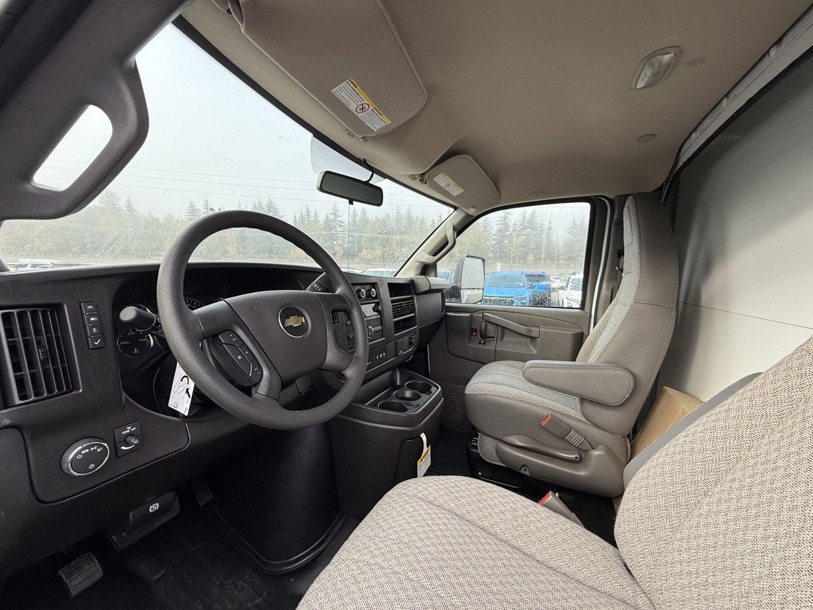 2024 Chevrolet Express Cutaway 3500 1WT