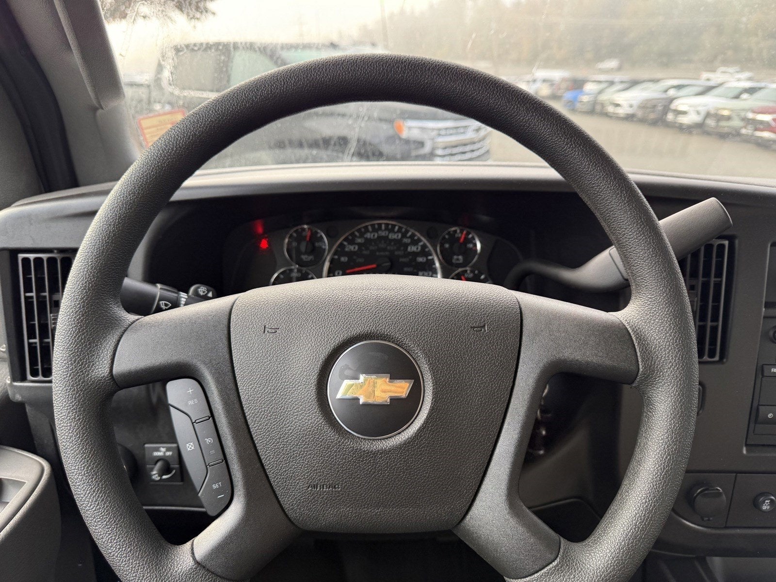 2024 Chevrolet Express Cutaway 3500 1WT