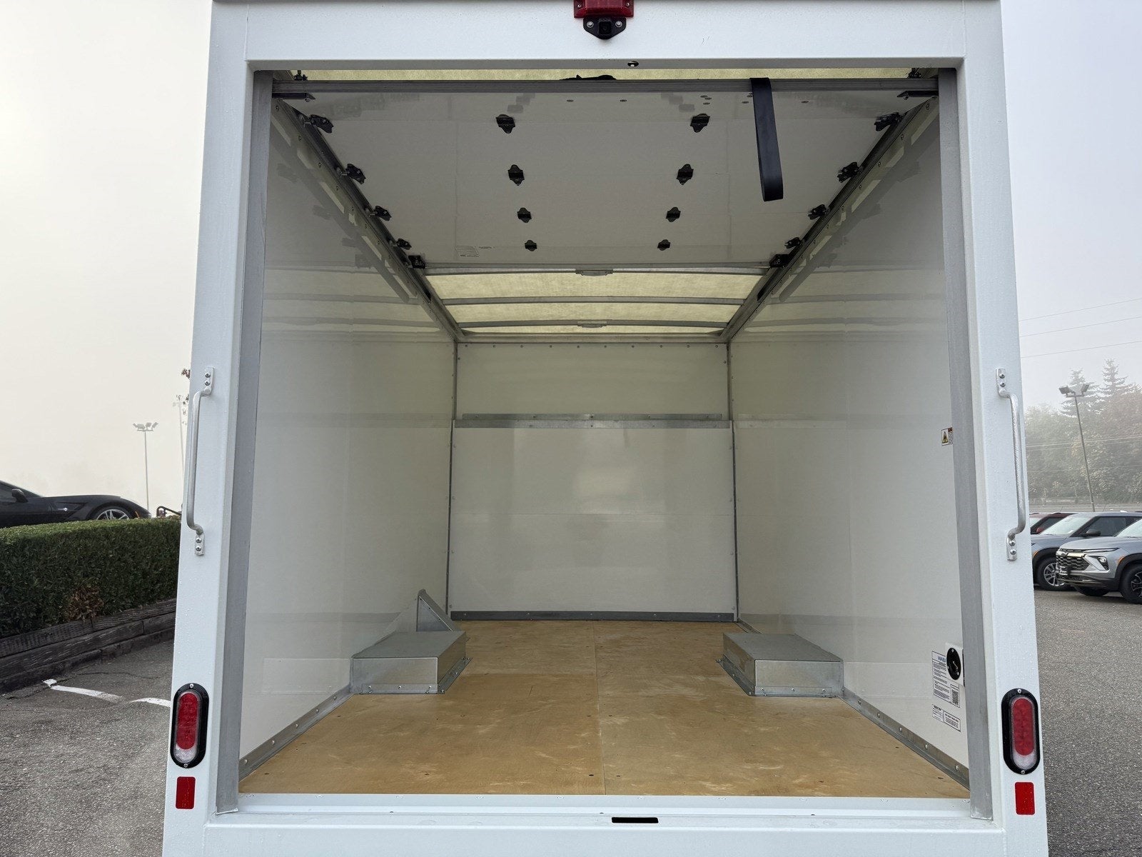 2024 Chevrolet Express Cutaway 3500 1WT