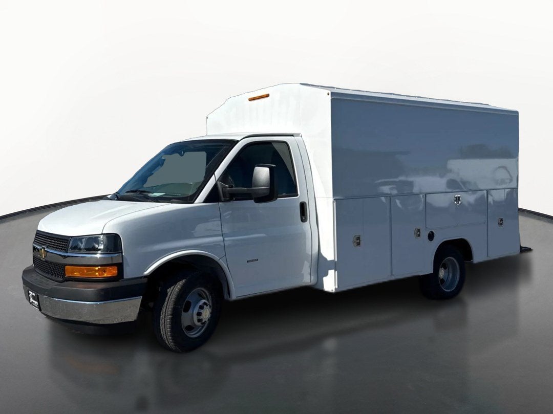 2026 Chevrolet Express Cutaway 3500 1WT
