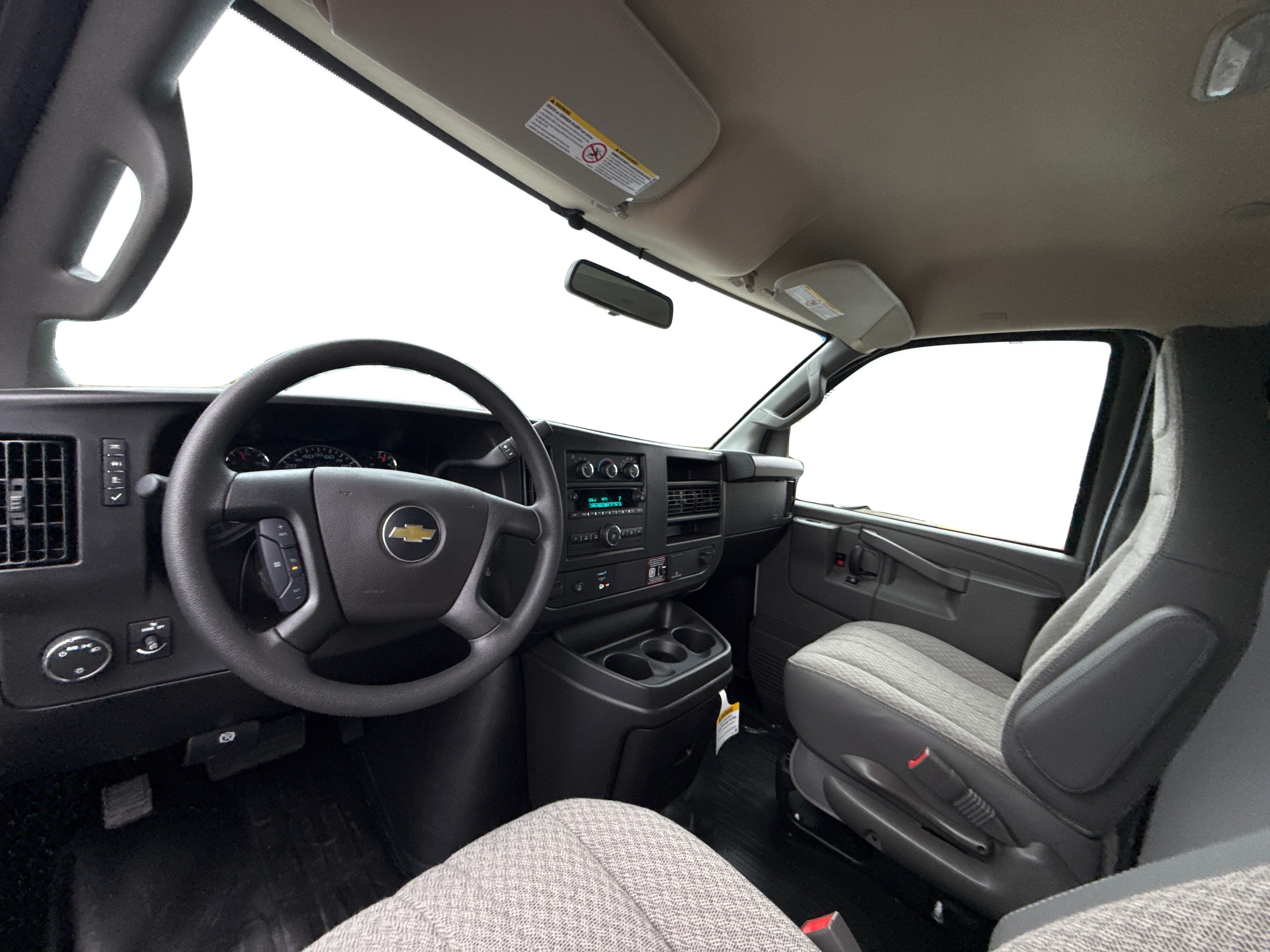 2026 Chevrolet Express Cutaway 3500 1WT