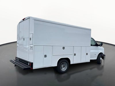 2026 Chevrolet Express Cutaway 3500 1WT