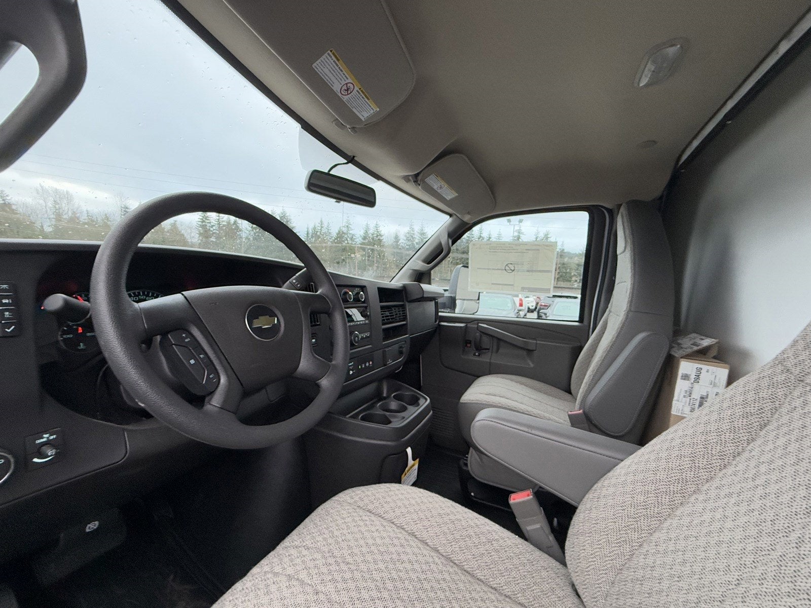 2024 Chevrolet Express Cutaway 3500 1WT