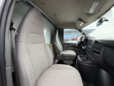 2024 Chevrolet Express Cutaway 3500 1WT
