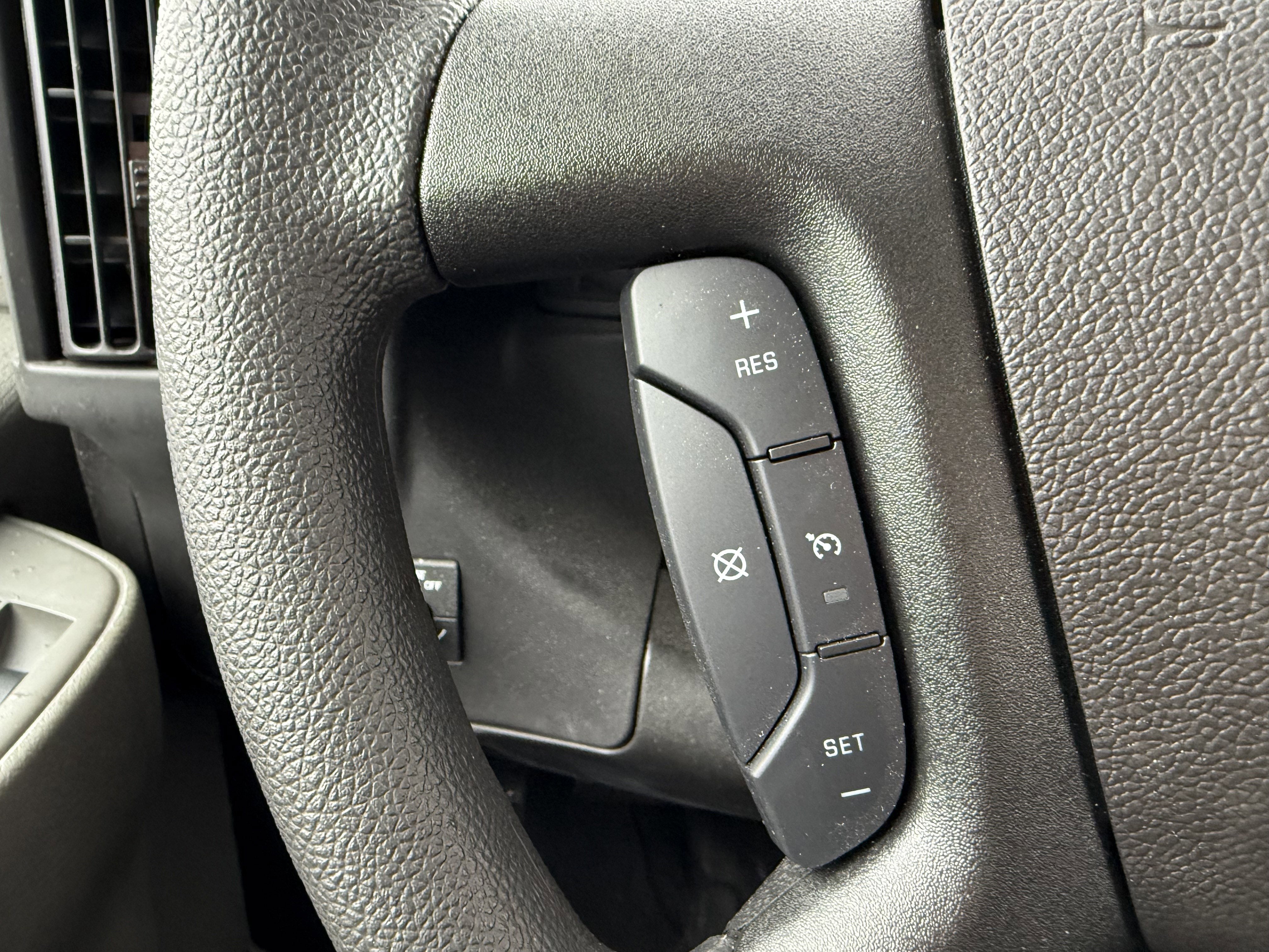 2024 Chevrolet Express Cutaway 3500 1WT