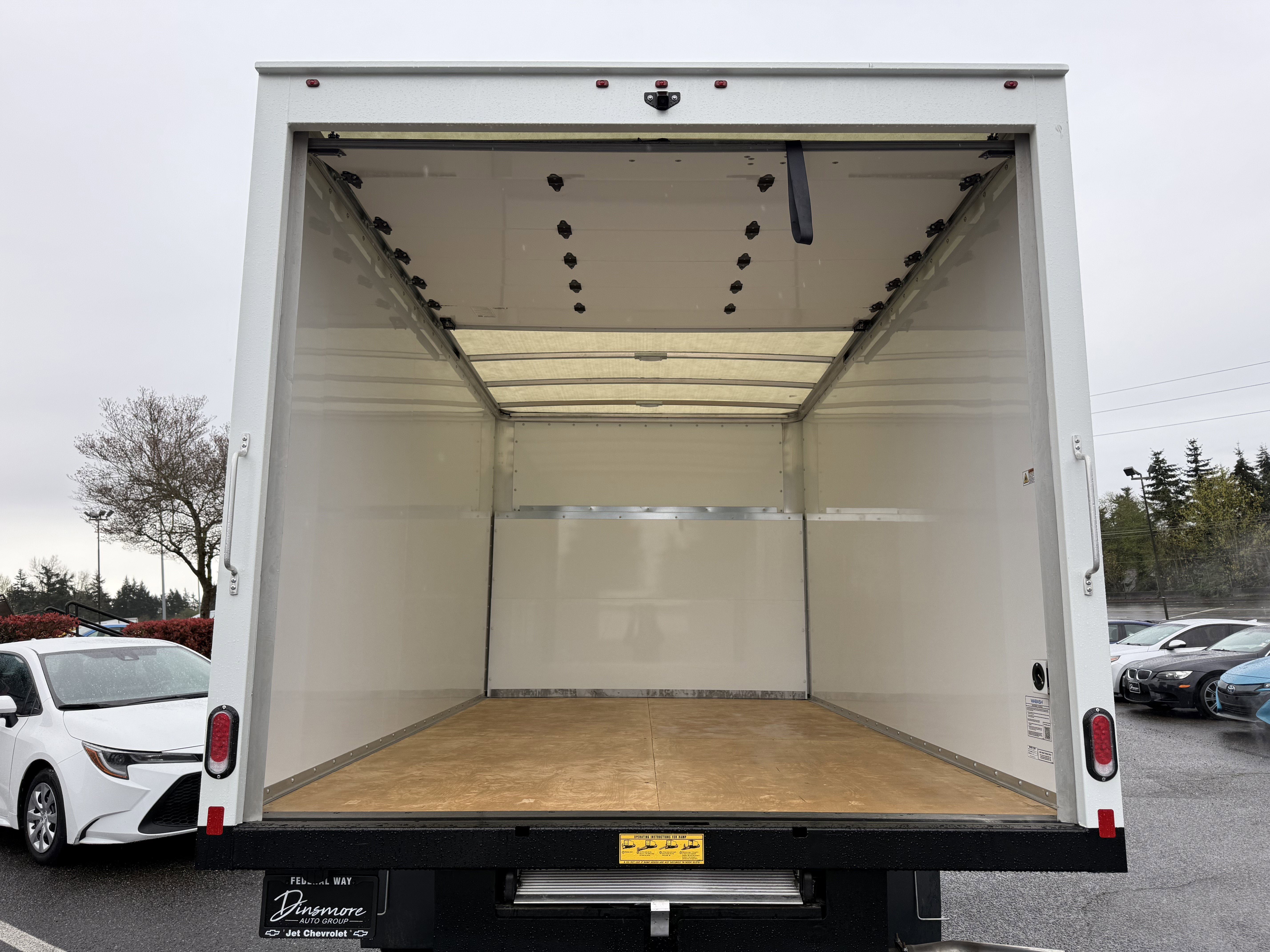 2024 Chevrolet Express Cutaway 3500 1WT