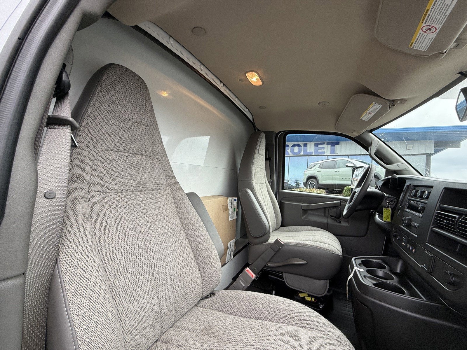 2024 Chevrolet Express Cutaway 3500 1WT