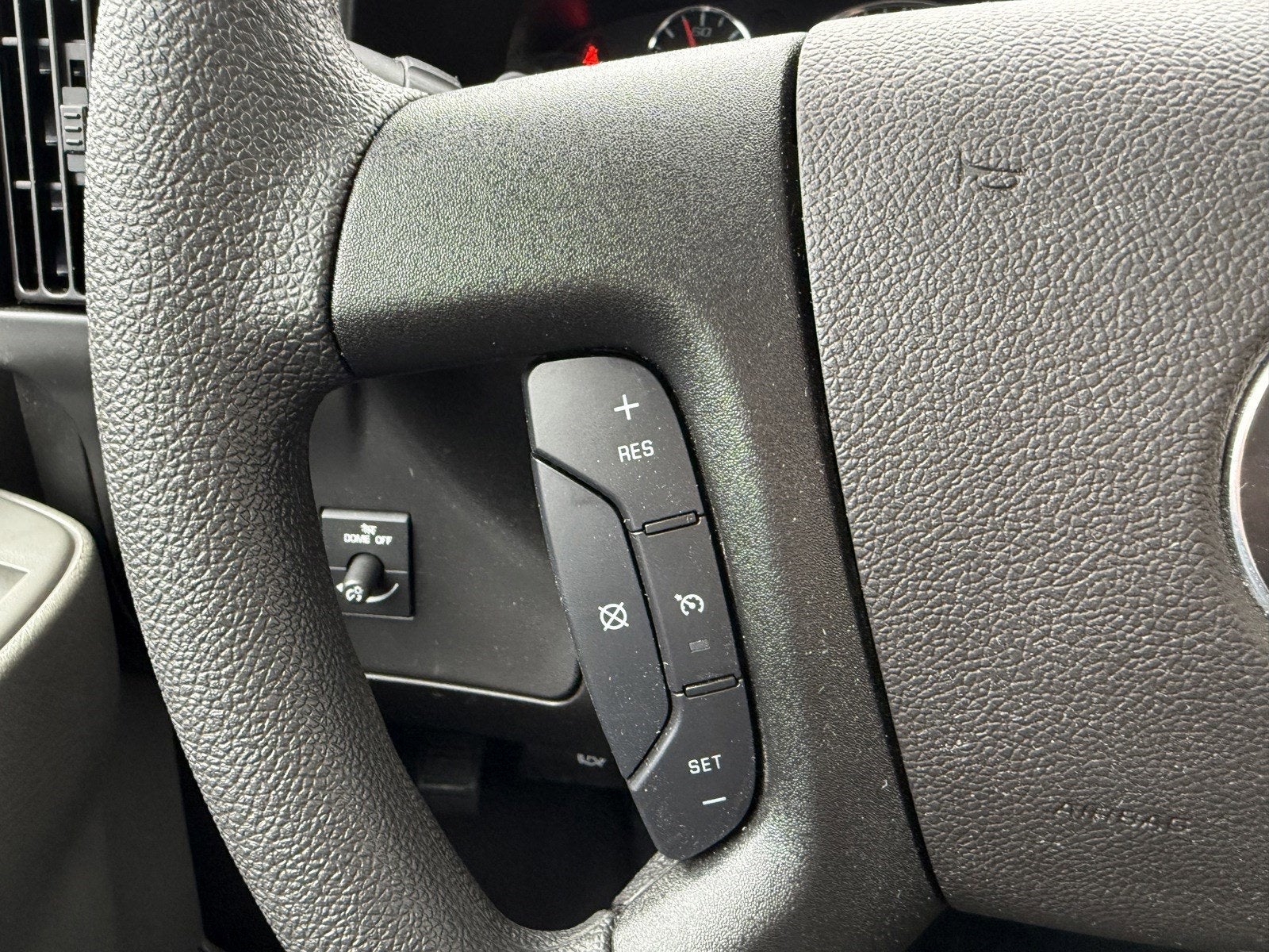 2024 Chevrolet Express Cutaway 3500 1WT