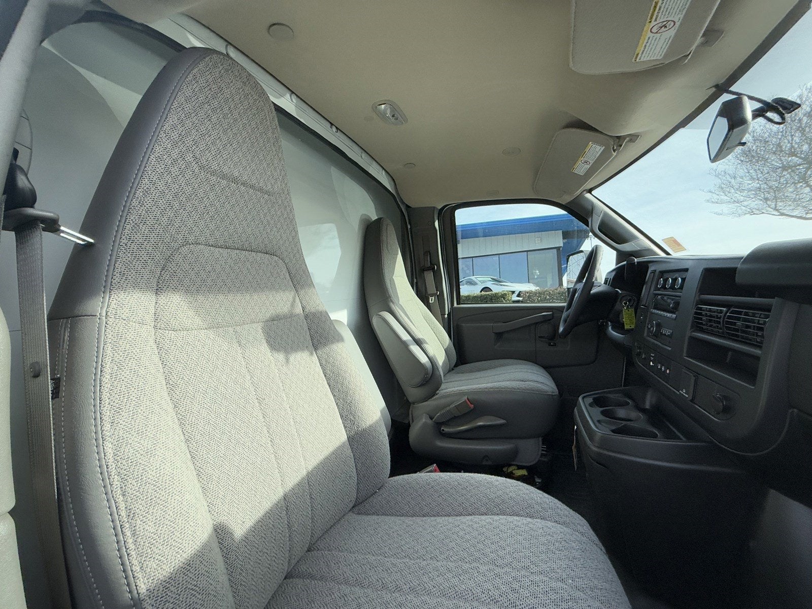 2024 Chevrolet Express Cutaway 3500 1WT