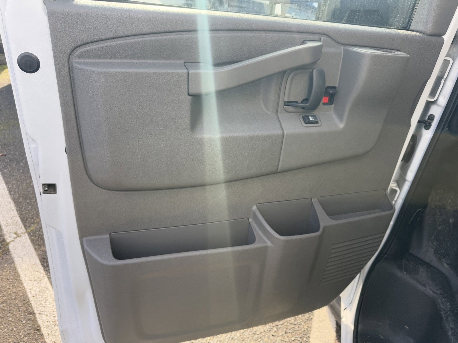 2024 Chevrolet Express Cutaway 3500 1WT