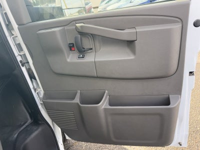 2024 Chevrolet Express Cutaway 3500 1WT