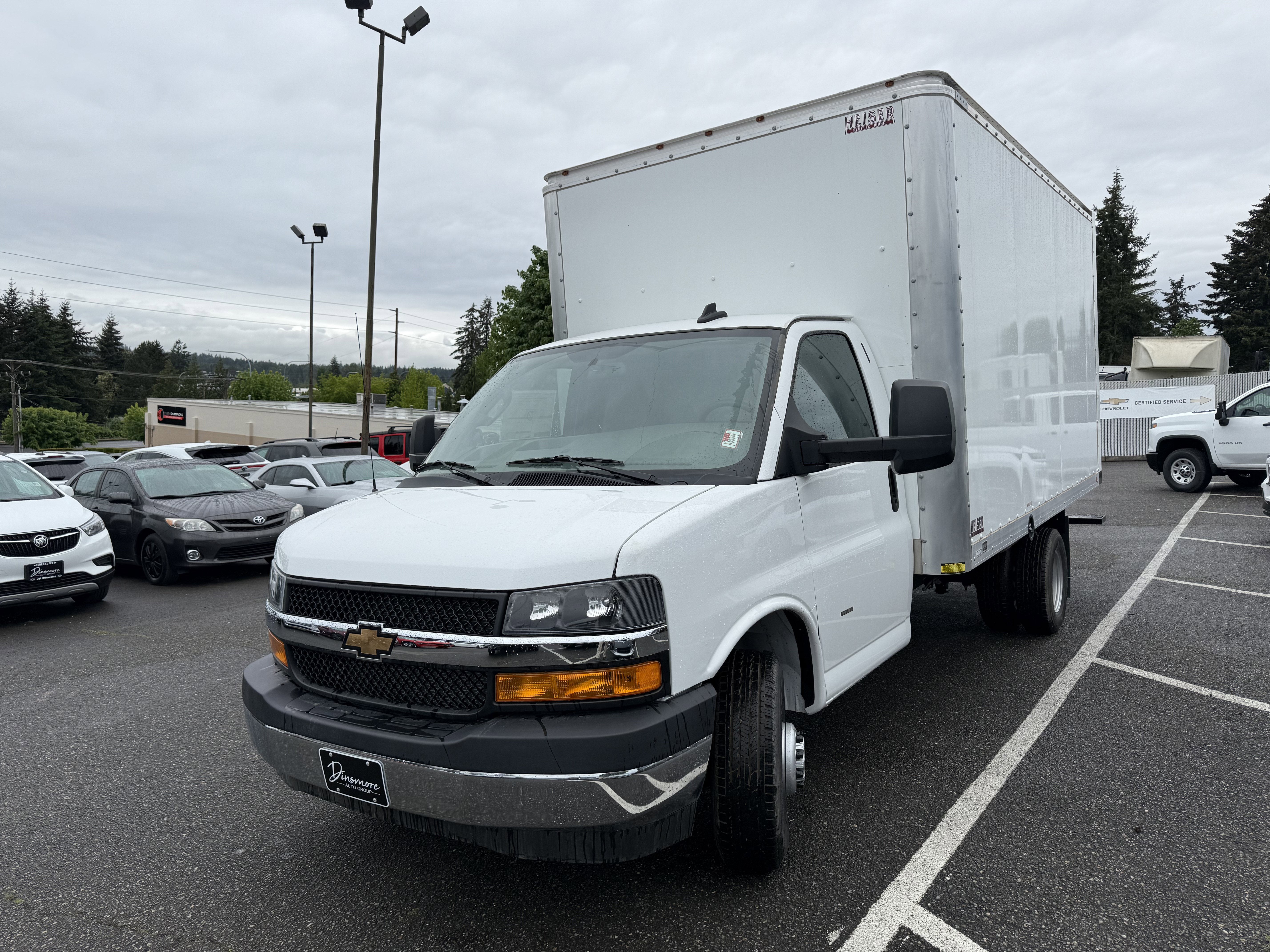 2024 Chevrolet Express Cutaway 3500 1WT