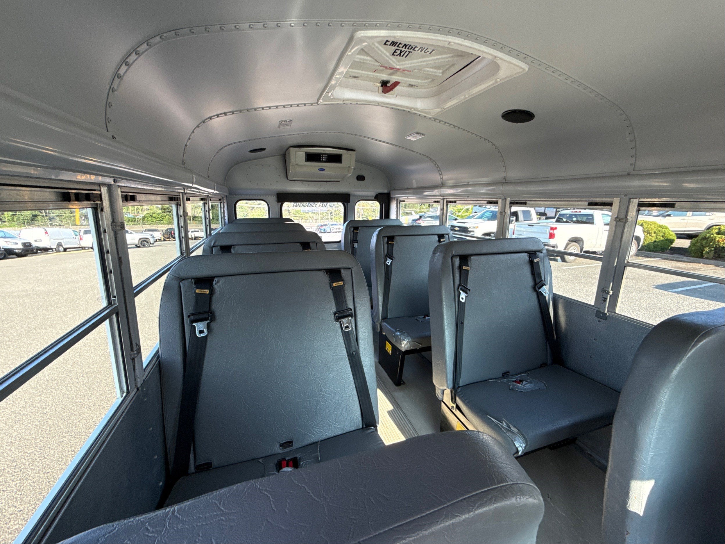 2005 Chevrolet Express Cutaway 3500 C6Y