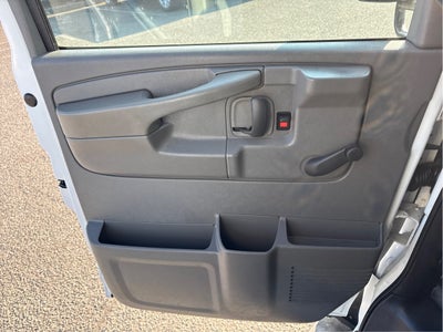 2005 Chevrolet Express Cutaway 3500 C6Y