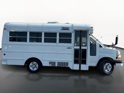 2005 Chevrolet Express Cutaway 3500 C6Y